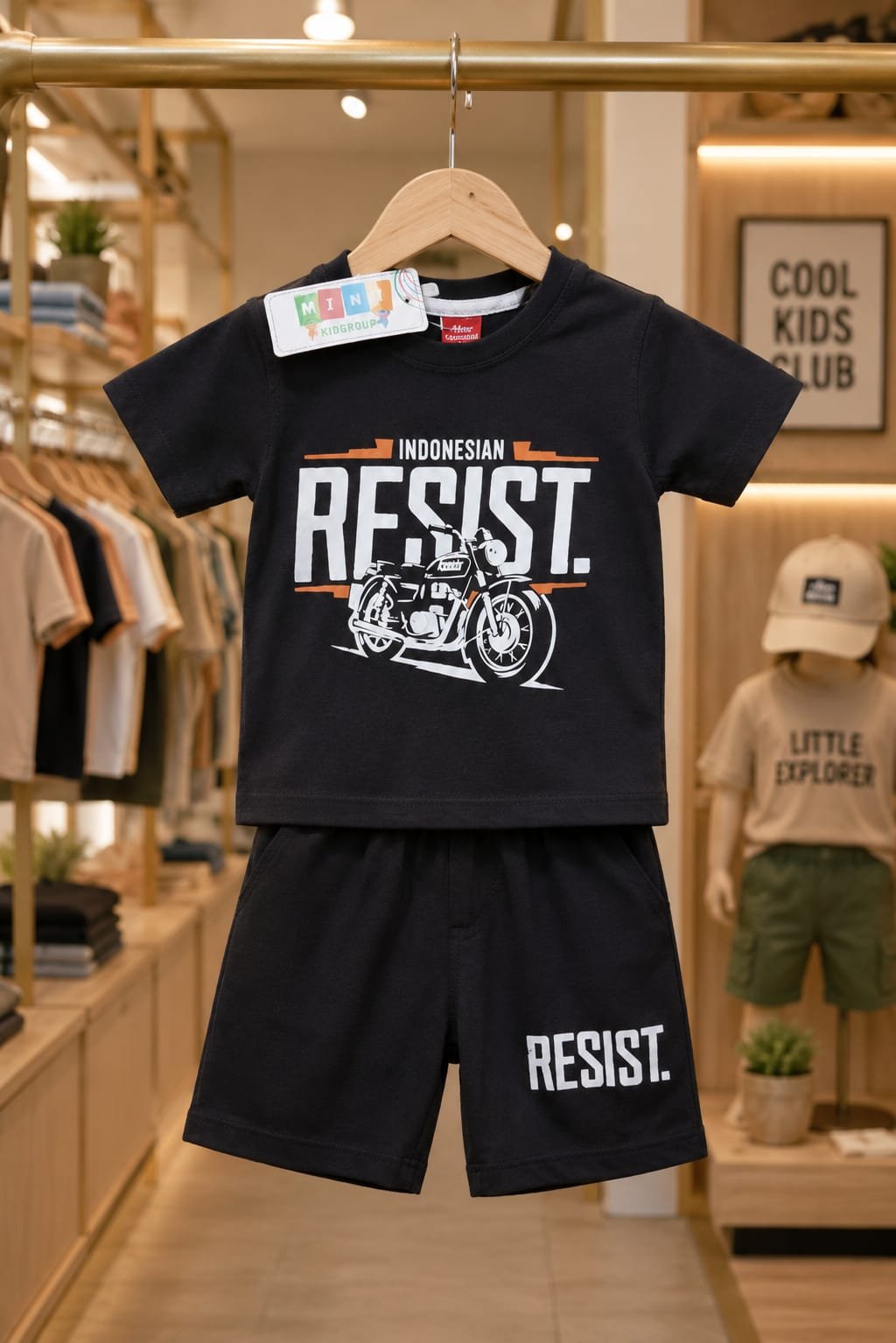 BOYS GRAPHIC SUMMER CO-ORD SET - Image 2